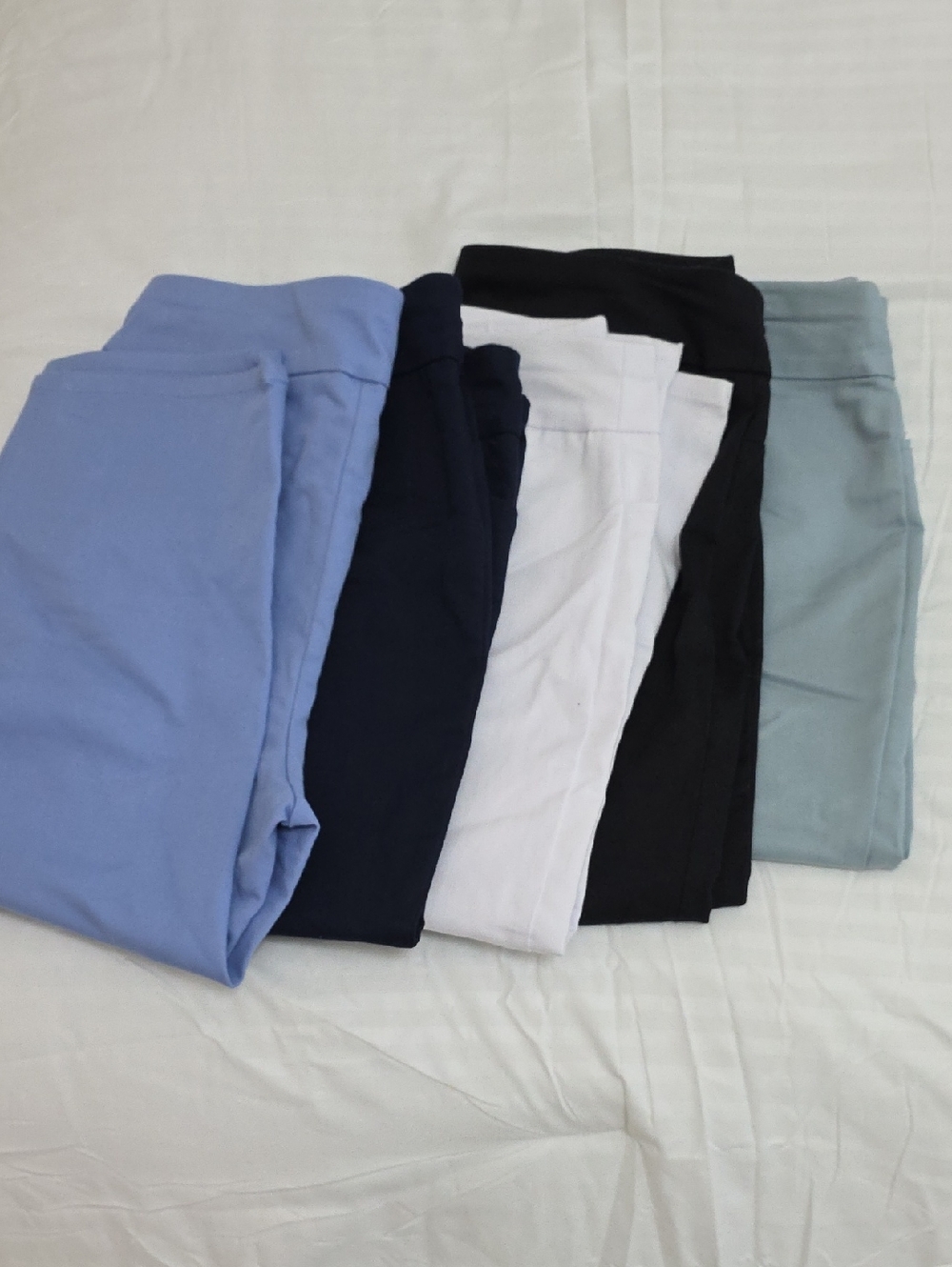 Croft & barrow Ladies  Stretch Leggings - Light Blue, Navy, White, Black, Green.